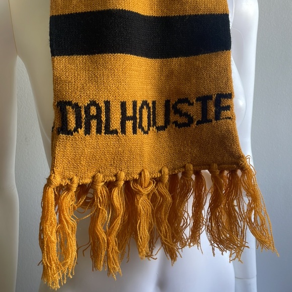 Dalhousie Scarf NWT - Picture 2 of 4
